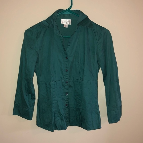 5/$10 Ann Taylor loft green button down shirt size 0 - Picture 5 of 6